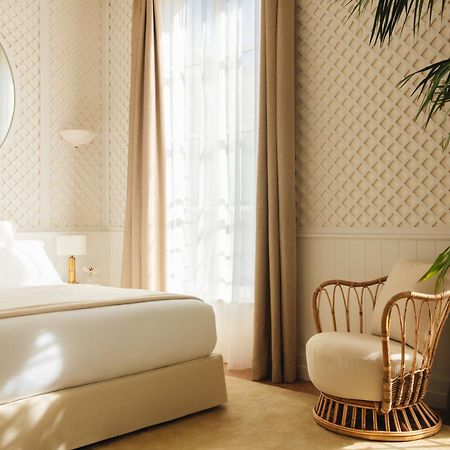 Lilou Hotel Hyères Buitenkant foto