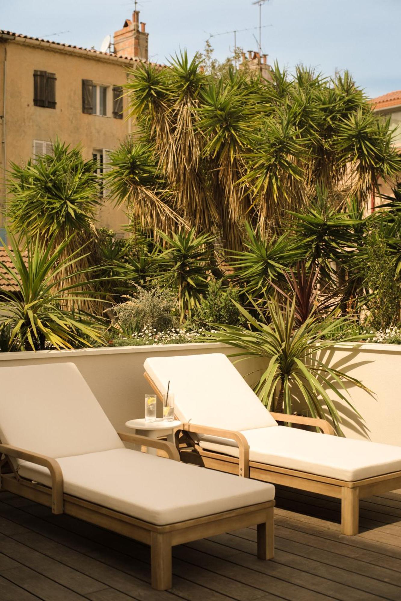 Lilou Hotel Hyères Buitenkant foto