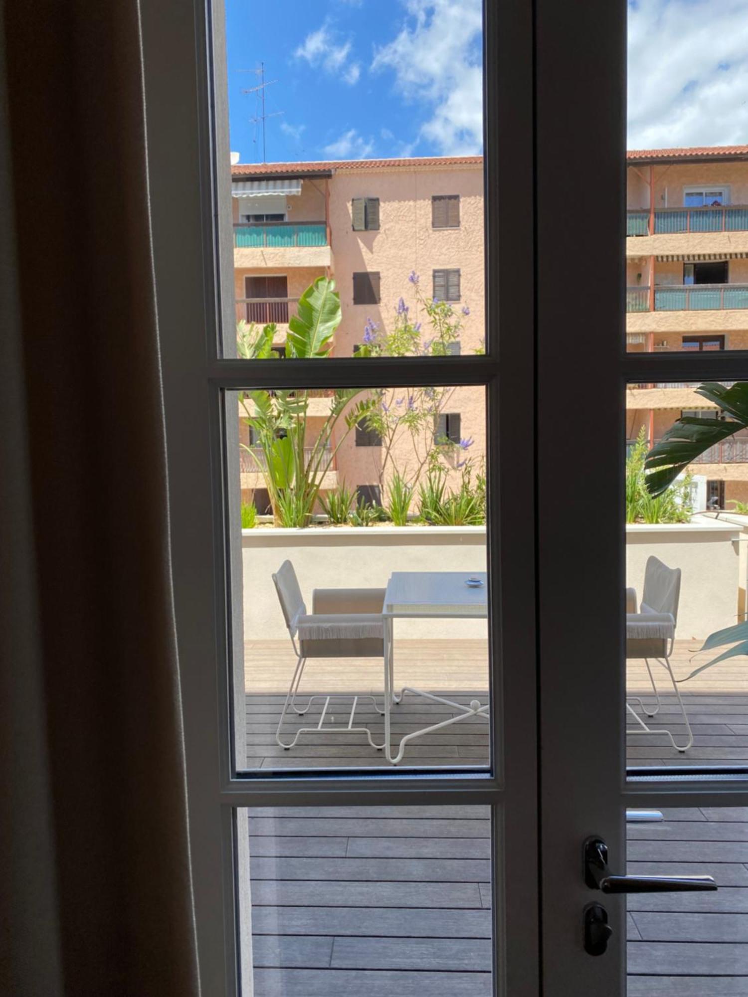 Lilou Hotel Hyères Buitenkant foto