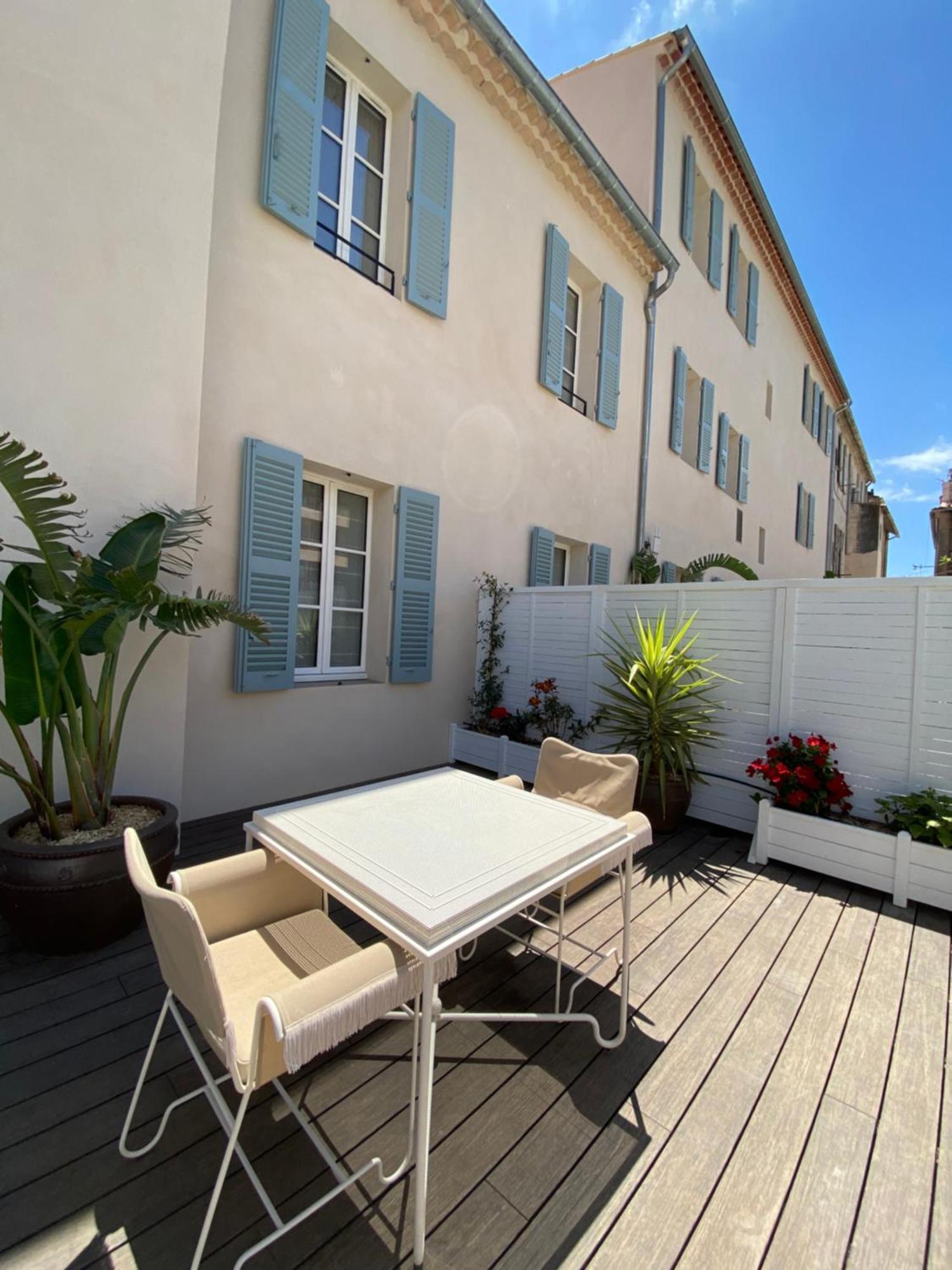 Lilou Hotel Hyères Buitenkant foto