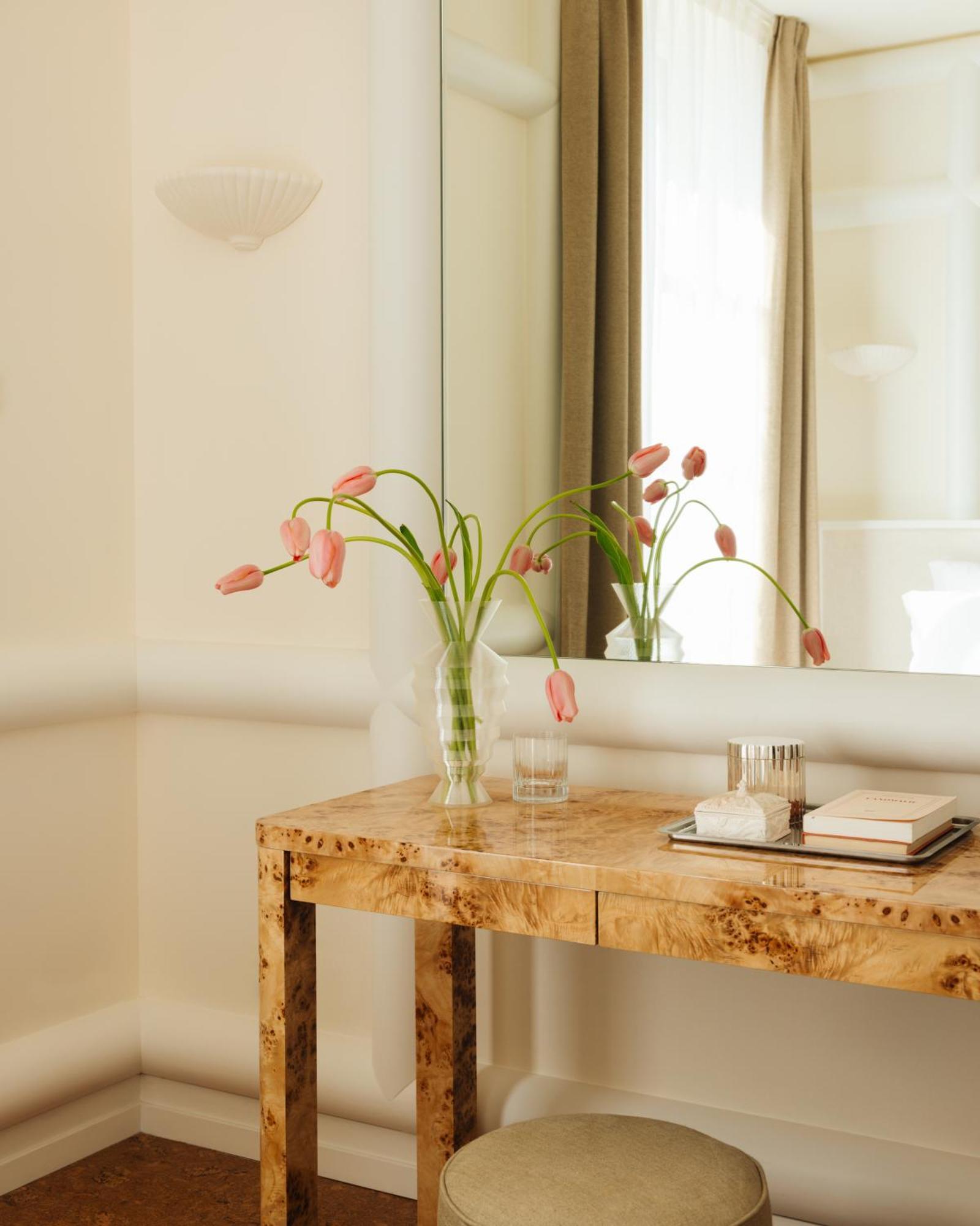 Lilou Hotel Hyères Buitenkant foto